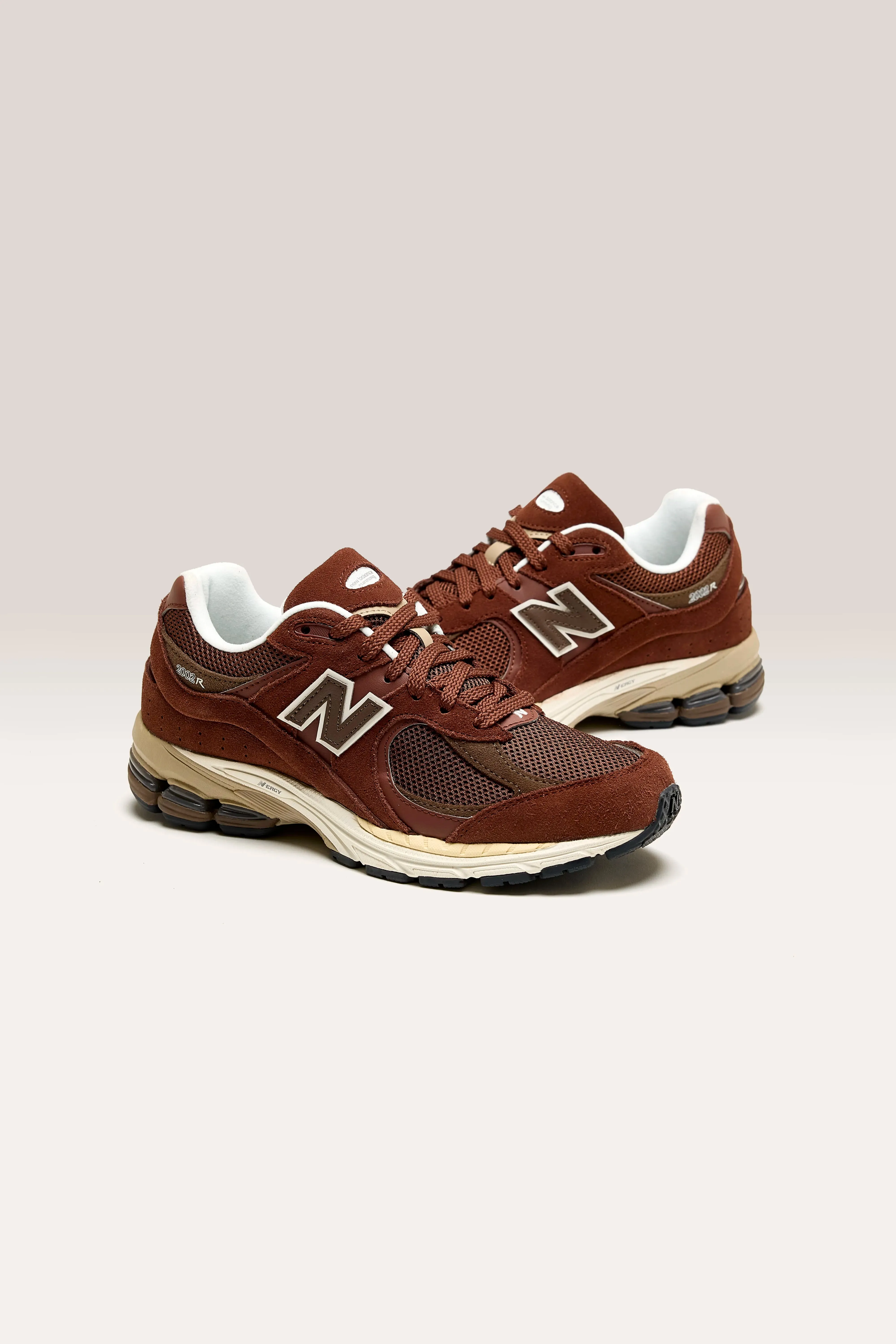 2002R for Women (242 / W / BROWN)