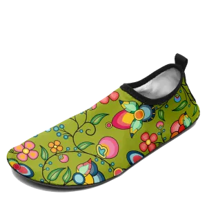 Floral Bounty Sweetgrass Kid's Sockamoccs Slip On Shoes