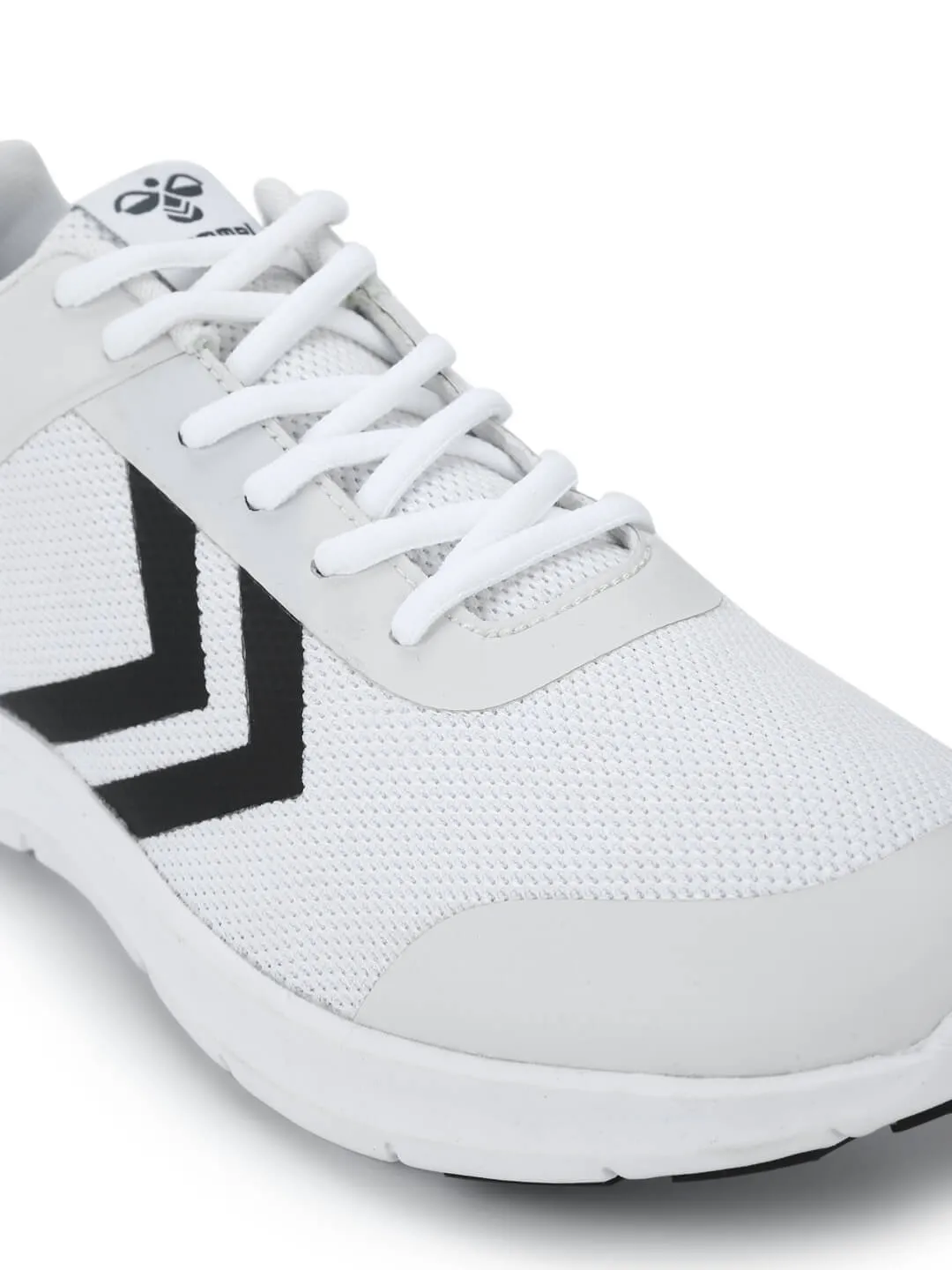 Kiel Men White Training Shoes