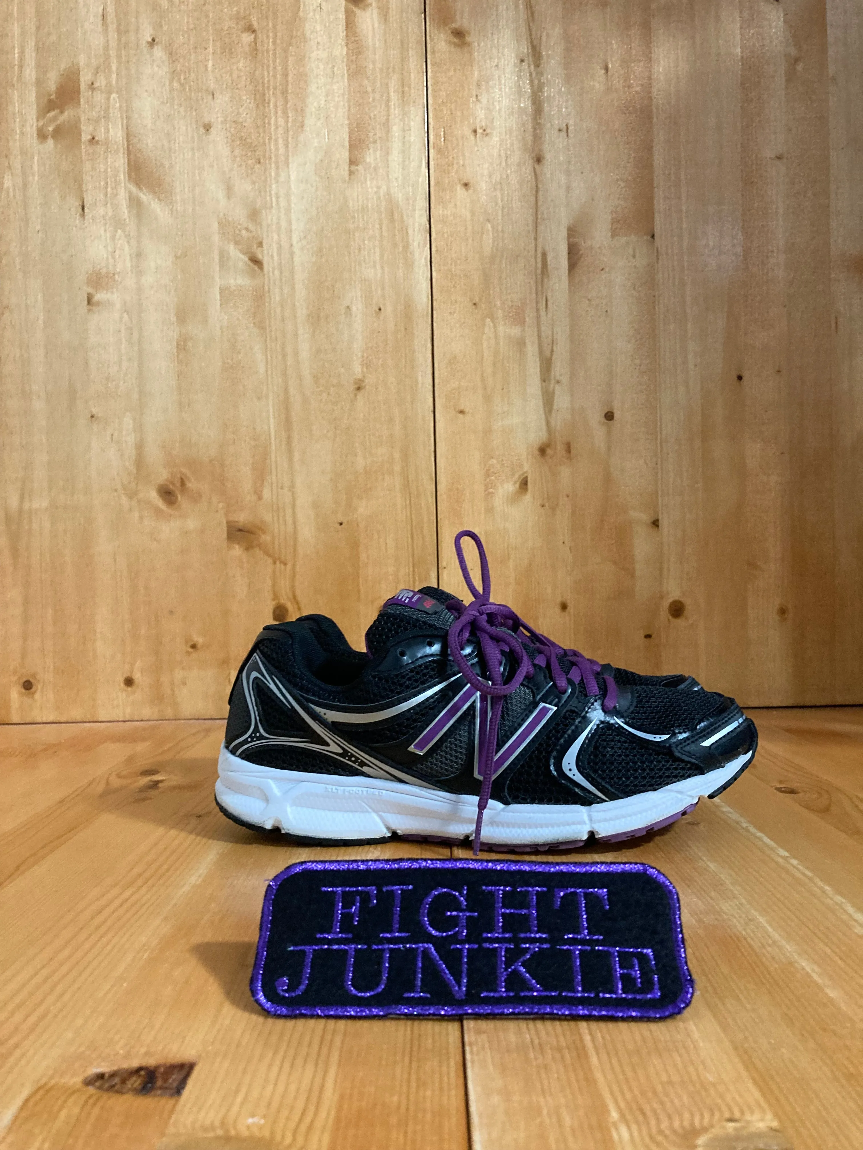 NEW BALANCE 490 V2 Women Size 9.5B Running Shoes Sneakers Black & Purple