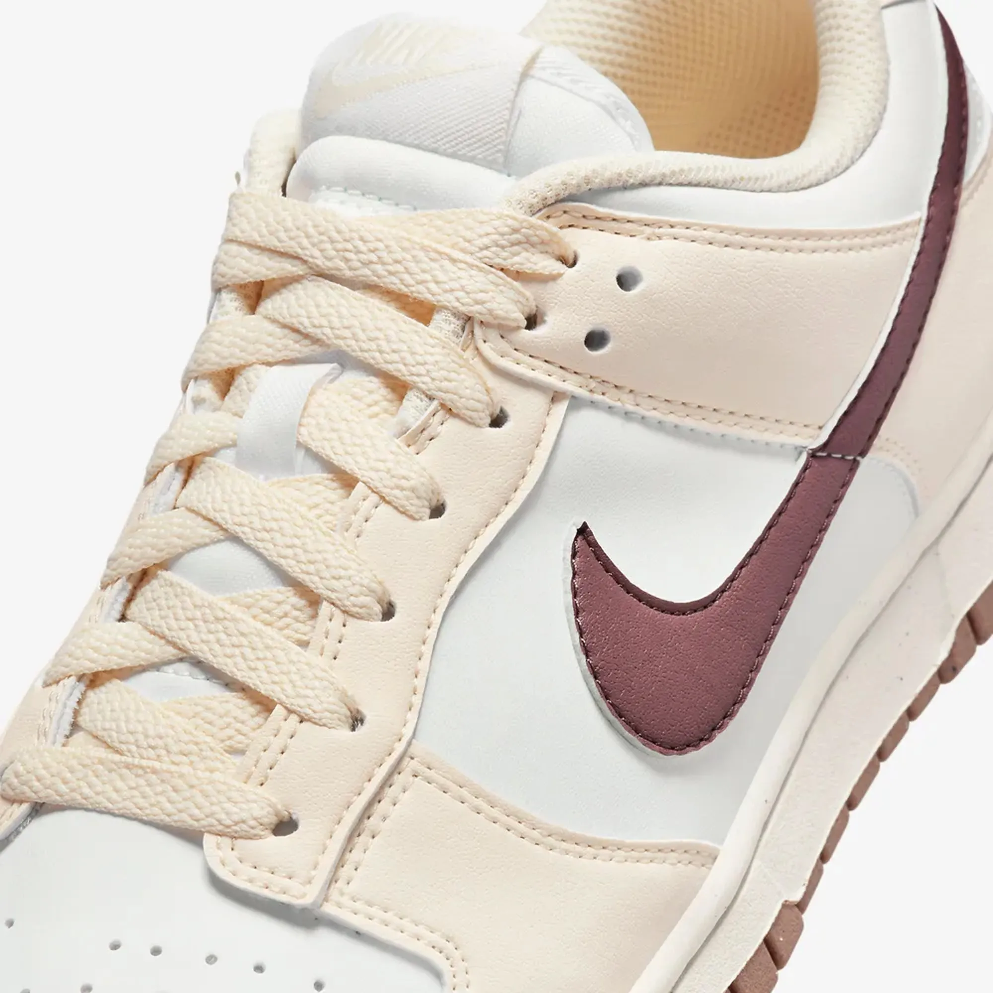 Nike | WMN'S DUNK LOW  { COCONUT MILK/SMOKEY MAUVE-SUMMIT WHITE