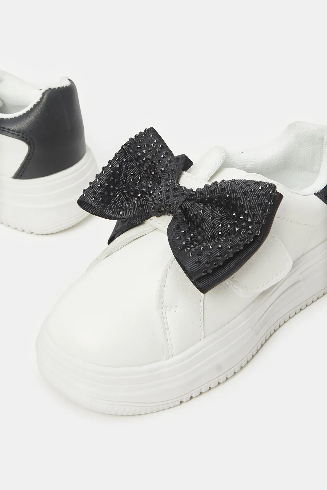 Senior Girls Black And White Bow Plimsolls